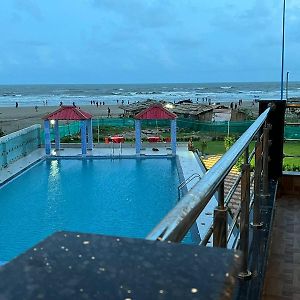 Sea Queen Beach Resort On Beach !! Couple Friendly Family Resort !!